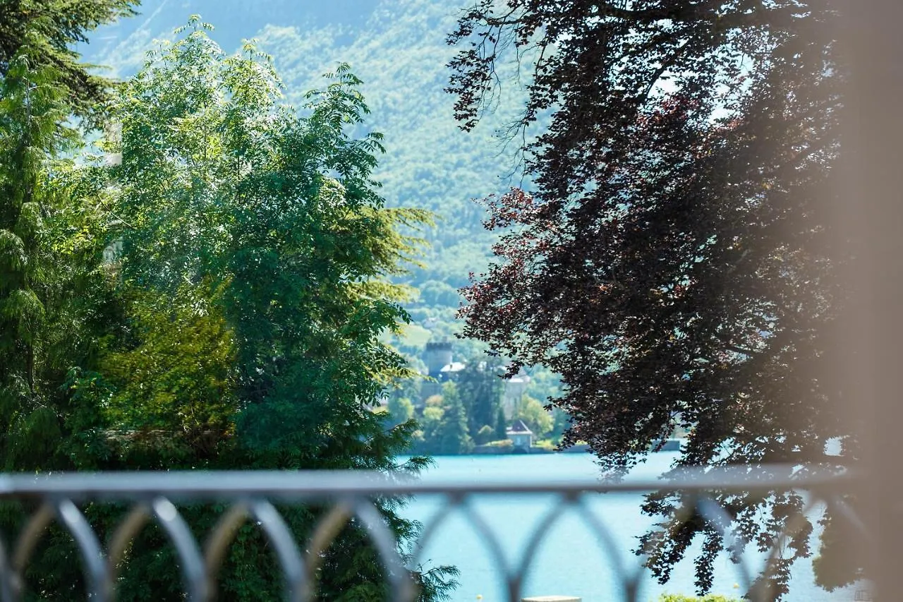 Hotel Le Mouton Bleu Talloires 4*,